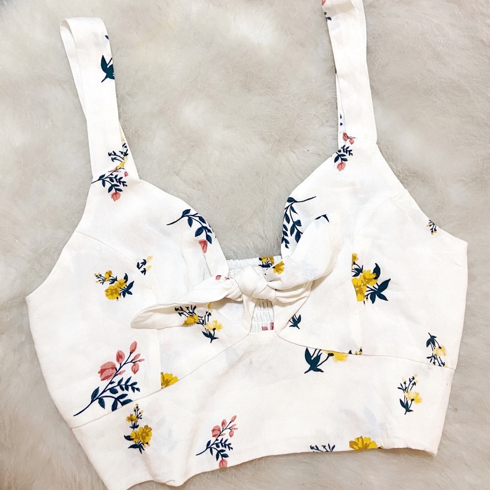 SOLD Pacsun Tie Front Cropped Tank Top